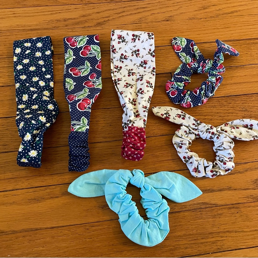 Lot of 6 Hair Accessories